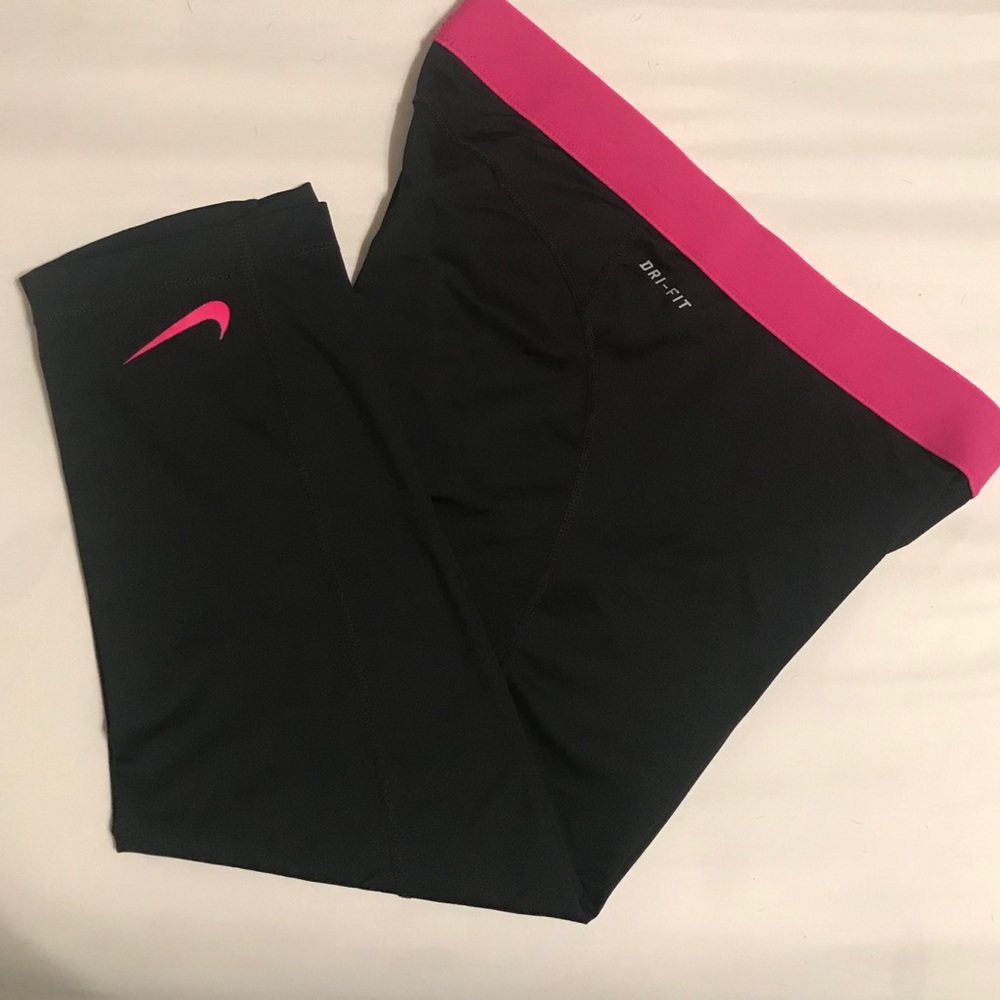 Ladies Nike Dri-fit Capri leggings